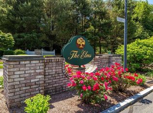 117 Pinehurst Dr, East Longmeadow, MA 01028