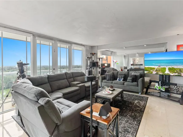 1351 NE Miami Gardens Dr #Penthouse 15e, Miami, FL 33179
