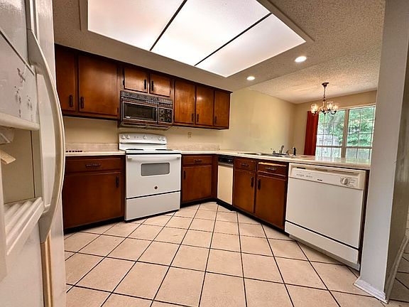 3rd image of 7008 Wesley Ct