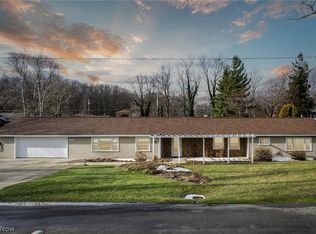 1674 Stonehaven Rd, Madison, OH 44057