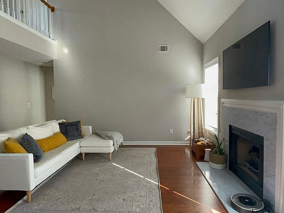 4th image of 3740 Palisade Park Dr