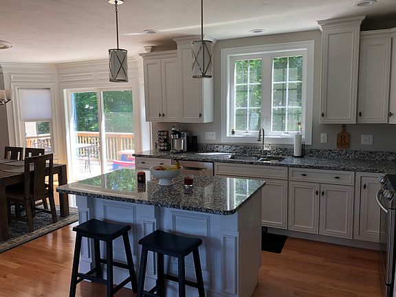 4th image of 165 Samoset Dr