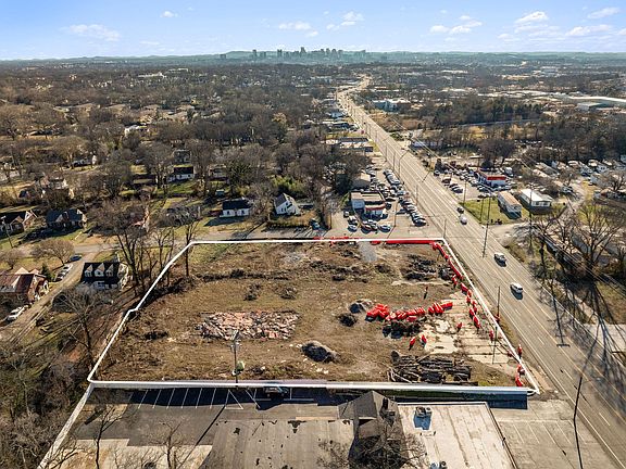 2nd image of 2801 Dickerson Pike