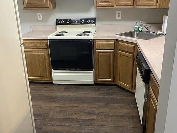 2nd image of 213 Allens Ln