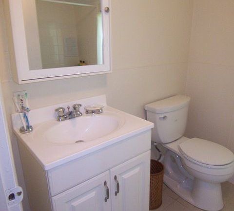 4th image of 1307 Delmont Ave