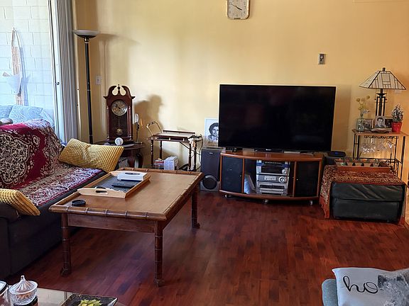 3rd image of 1300 Midvale Ave APT 202