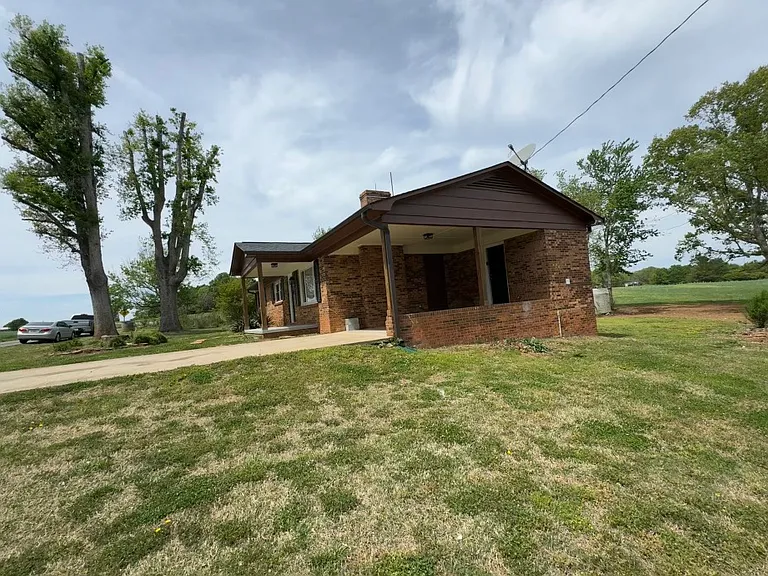 7616 Lingerfelt Rd — Photo 3