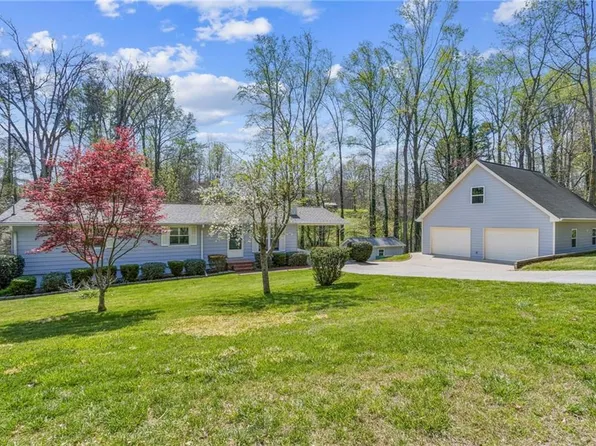 3335 Dogwood Cir, Cumming, GA 30041