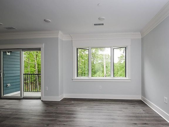 5th image of 18 I Hennery Way #I