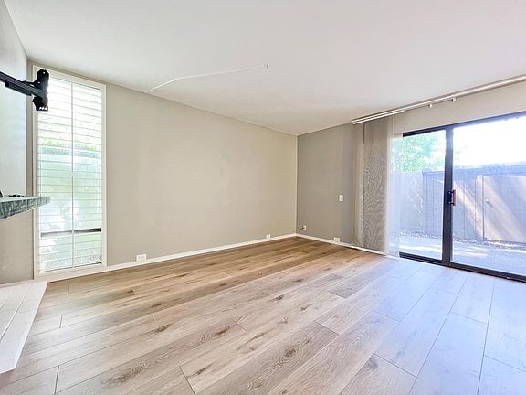 4th image of 637 Woodside Ln #5
