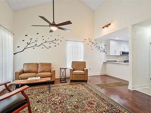 5th image of 413 Cedarwood Dr #413