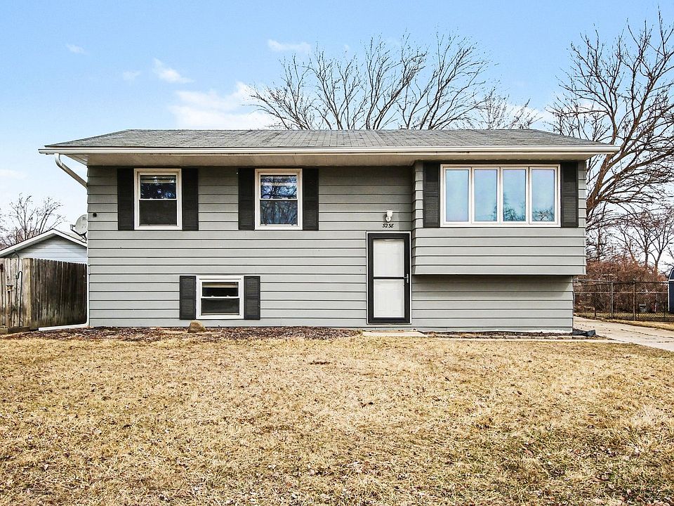 1st image of 3238 W 74th Pl