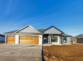 14651 Wellstead Dr, Hallsville, MO 65255