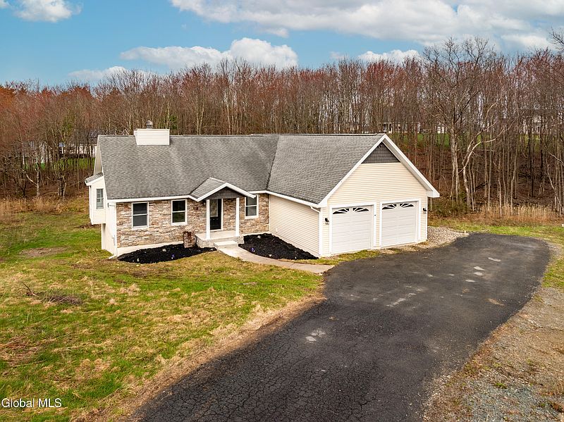 4th image of 14 Fiddlers Lane