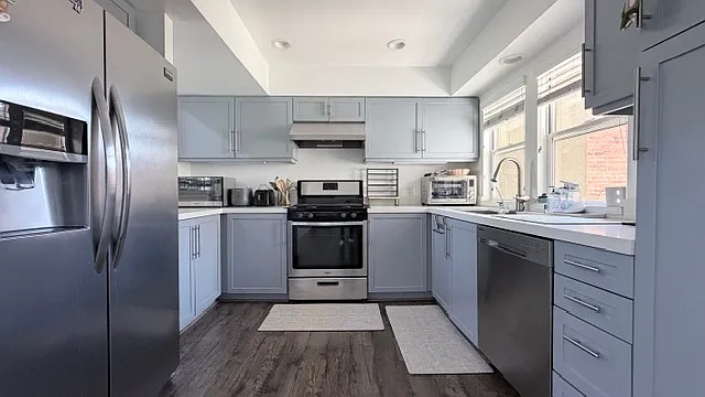 80 N Raymond Ave #205 — Photo 5