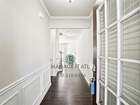 4th image of 2558 Village Park Bnd