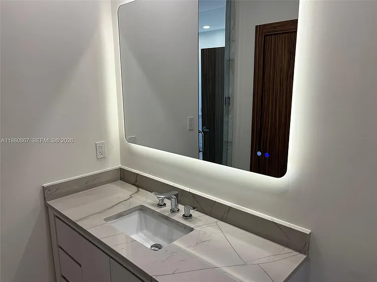 3705 NE 214th St #13 — Photo 32