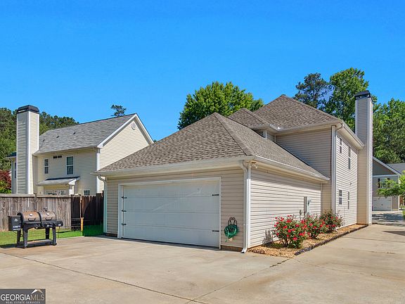 3rd image of 165 Brasch Park Dr