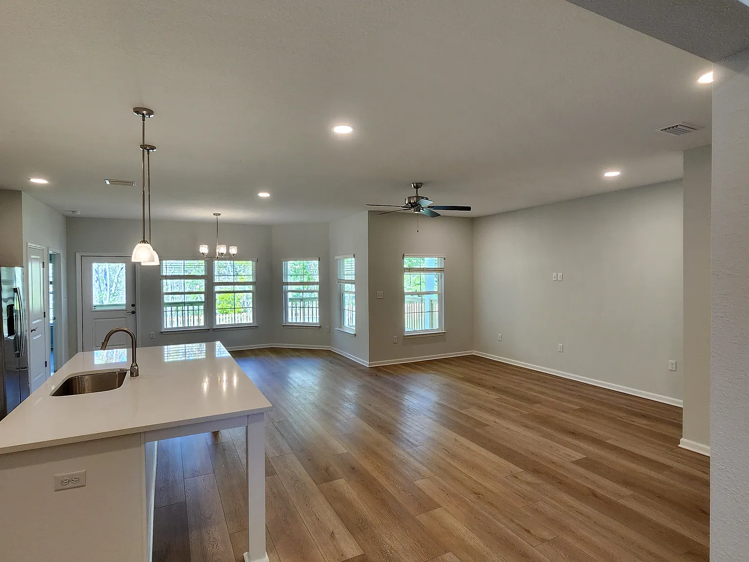 102 Riverwalk Blvd — Photo 3