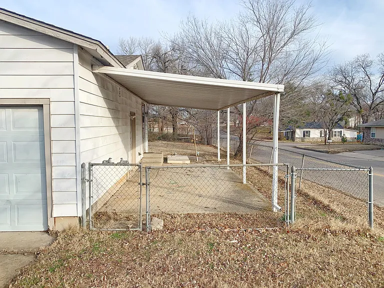 1146 E Alice St — Photo 16