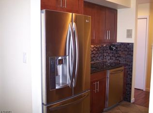 3A Powderhorn Ct, Woodbridge, NJ 07095