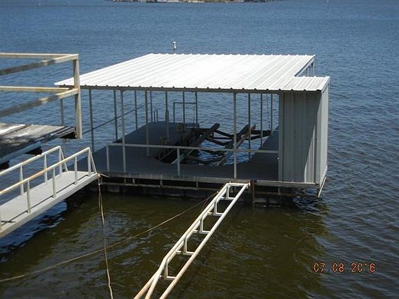 3rd image of 114 Lake Dr