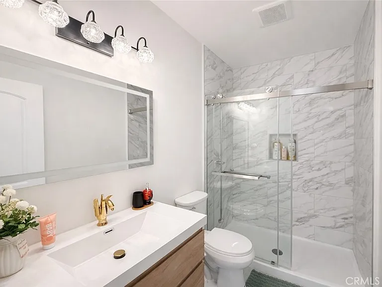 559 E Juanita Ave — Photo 7