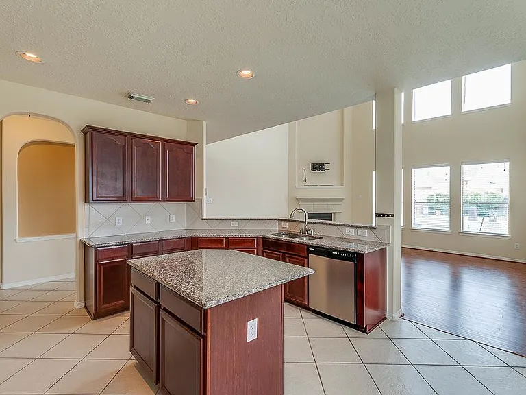 5007 Jade Cove Ct — Photo 11