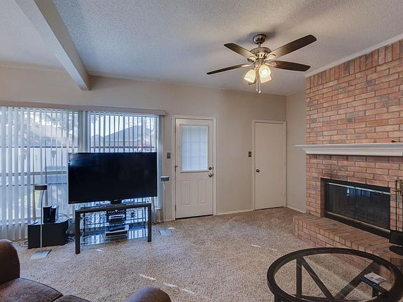 5th image of 916 Crestwood Dr