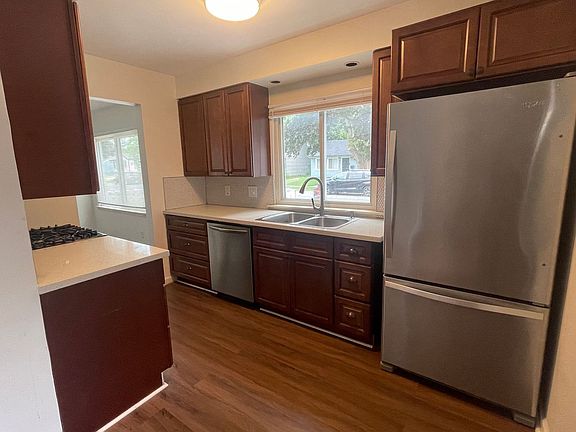 4th image of 2033 Wrenson St
