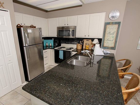 3rd image of 85 Village Del Lago Cir