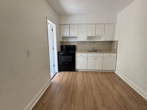 4th image of 941-951 SW 5th St #941-6