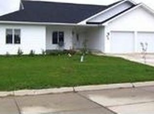 515 N Pine St, Lawton, IA 51030