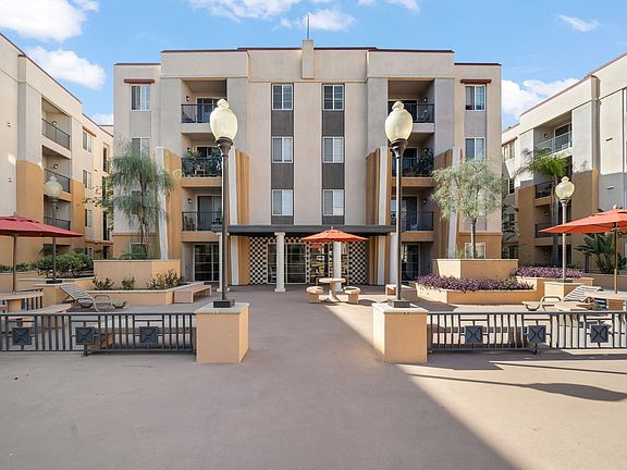 Common courtyard area