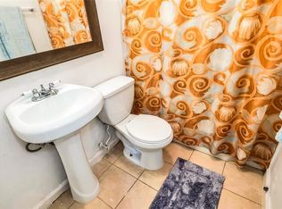 6713 Finch St, Houston, TX 77028