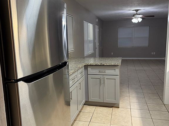 4th image of 6323 Boxwood St