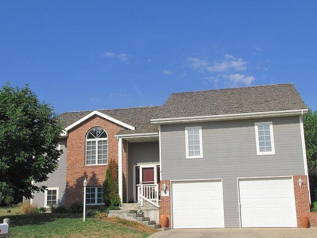 2201 SW Pondview