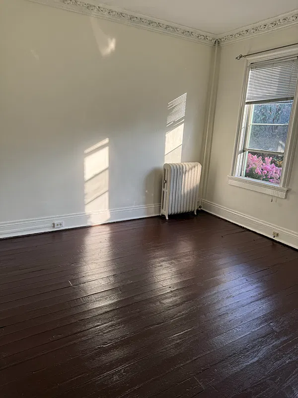 1722 Bolton St — Photo 3