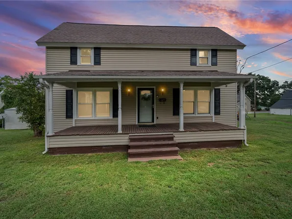 47 Square St, Pelzer, SC 29669