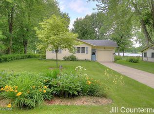 8265 Cowan Lake Dr NE, Rockford, MI 49341