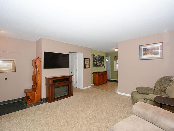 5th image of 636 Harker Ave