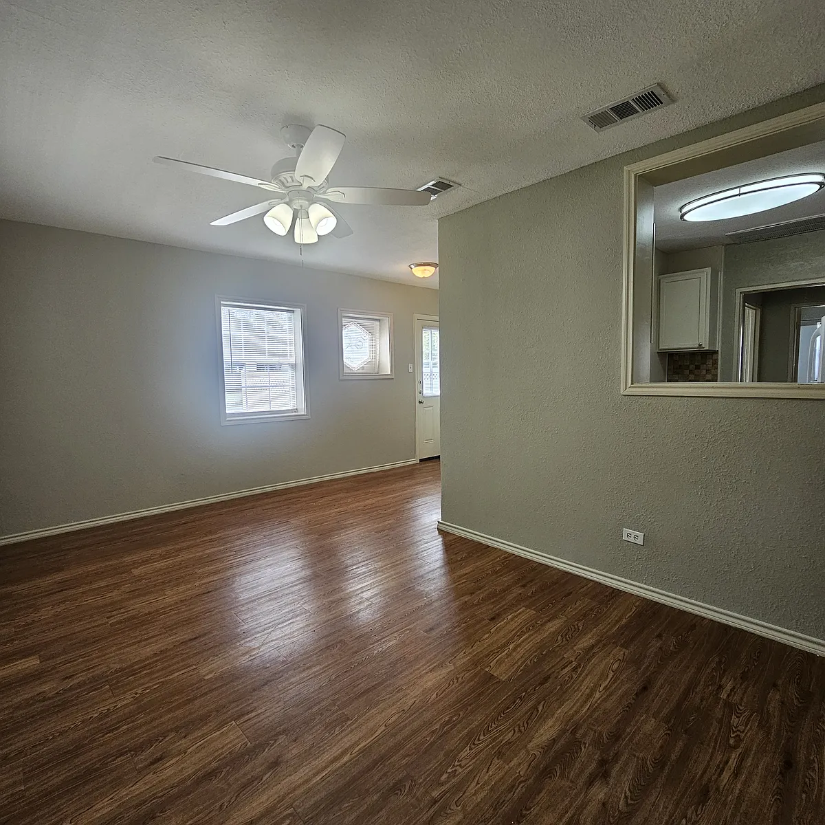 Building Photo - 1128 Peavy Rd