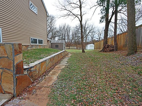 4th image of 745 Highland Dr