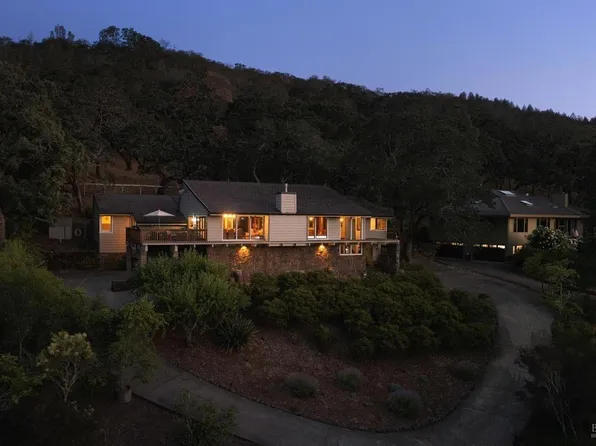 585 Buckeye Court, Santa Rosa, CA 95409