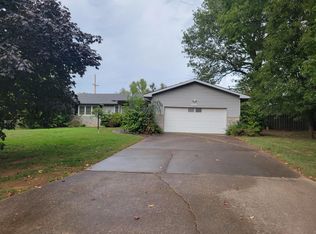 4037 W Bogard St, Springfield, MO 65802