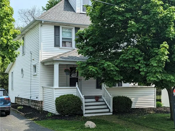 21 Maple Ave, Lancaster, NY 14086