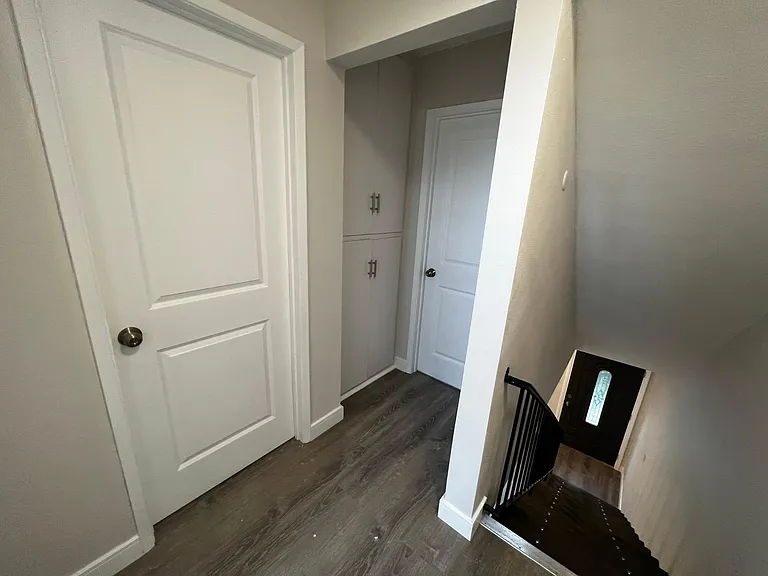 429 W Elk Ave #B — Photo 9