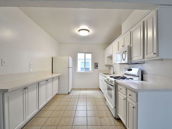 4th image of 1818-1820 12th St #1818-2