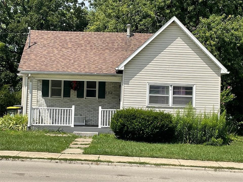 932 Division St, Charleston, IL 61920 | Zillow