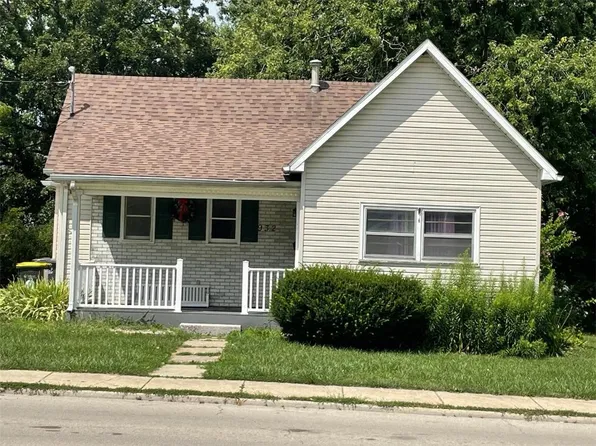 932 Division St, Charleston, IL 61920